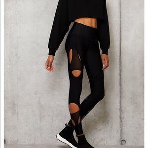 High-Waist Arch Legging